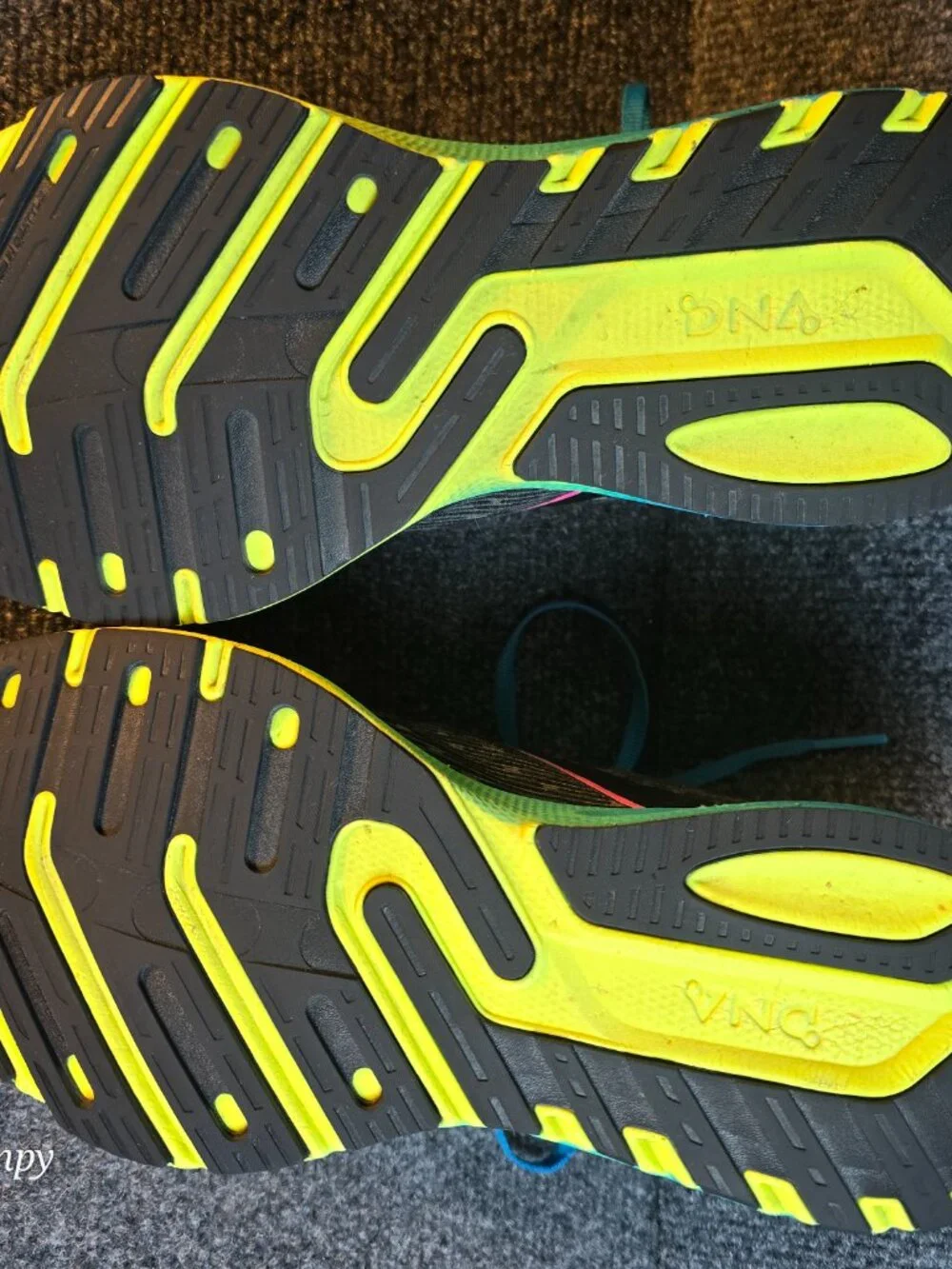Brooks Launch 10 running shoes US 9.5